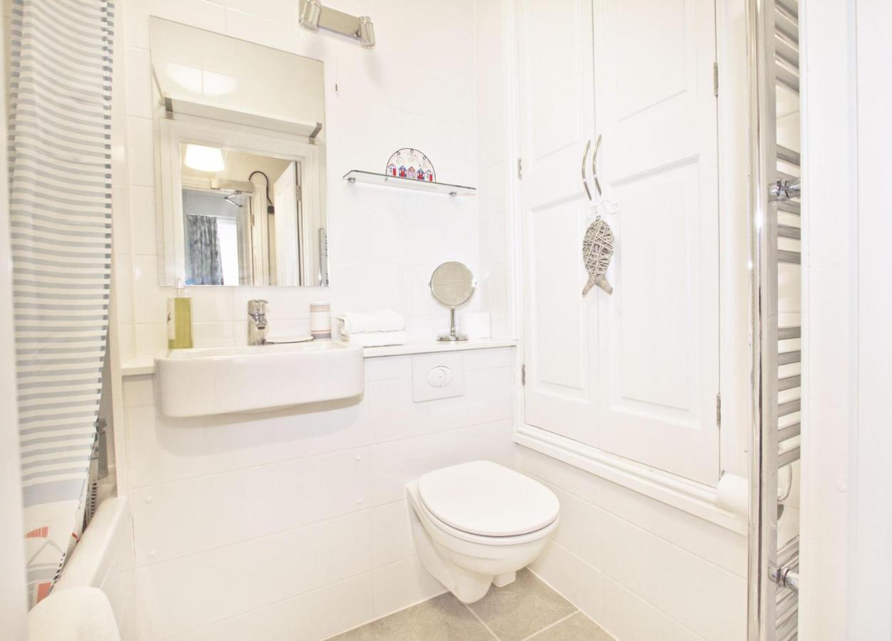 Beautiful Aberdovey Seafront Apartment 2 Aberdyfi Extérieur photo